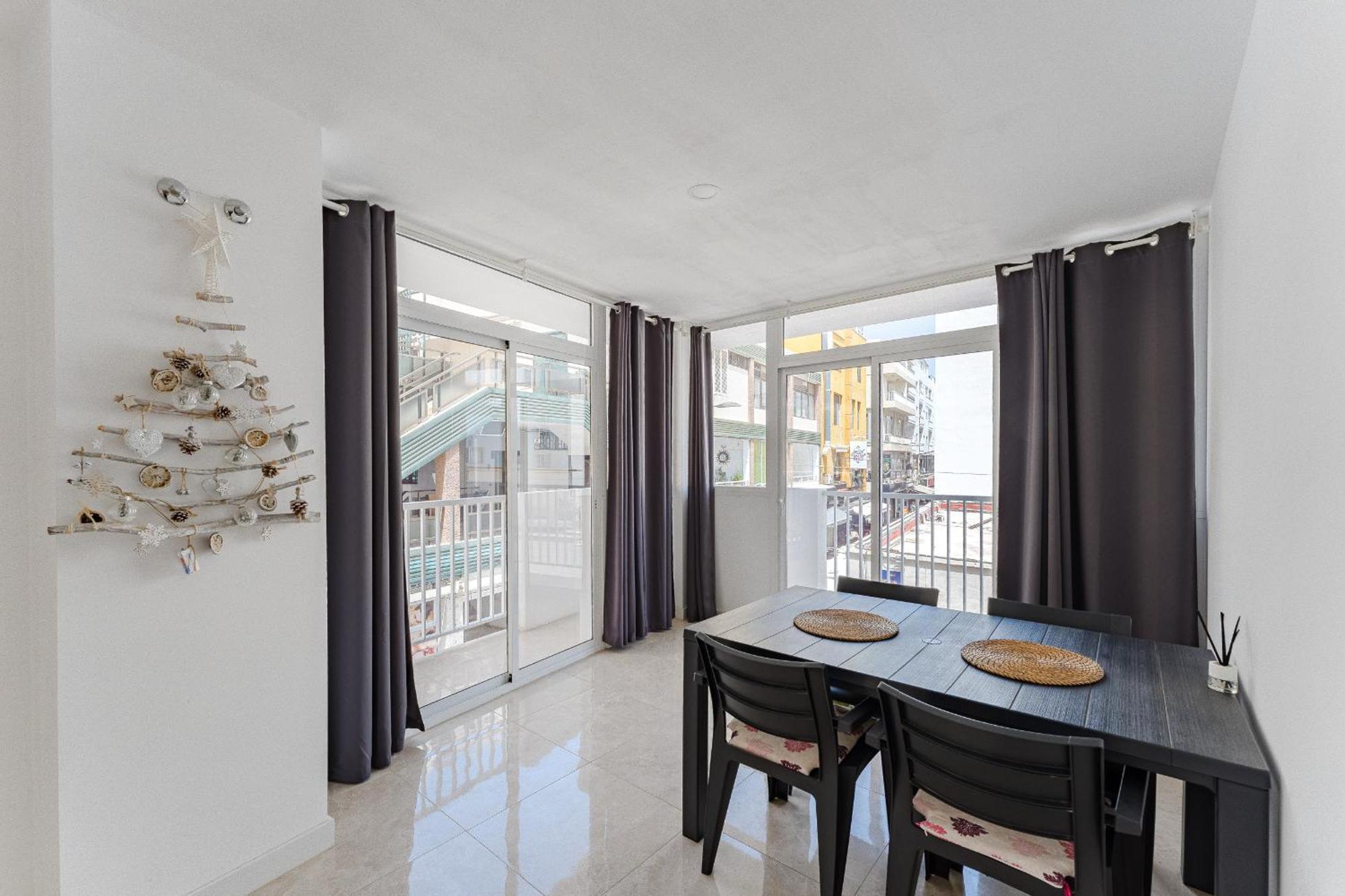 Few Steps From The Beach Hostel In Los Cristianos Arona  Exterior photo