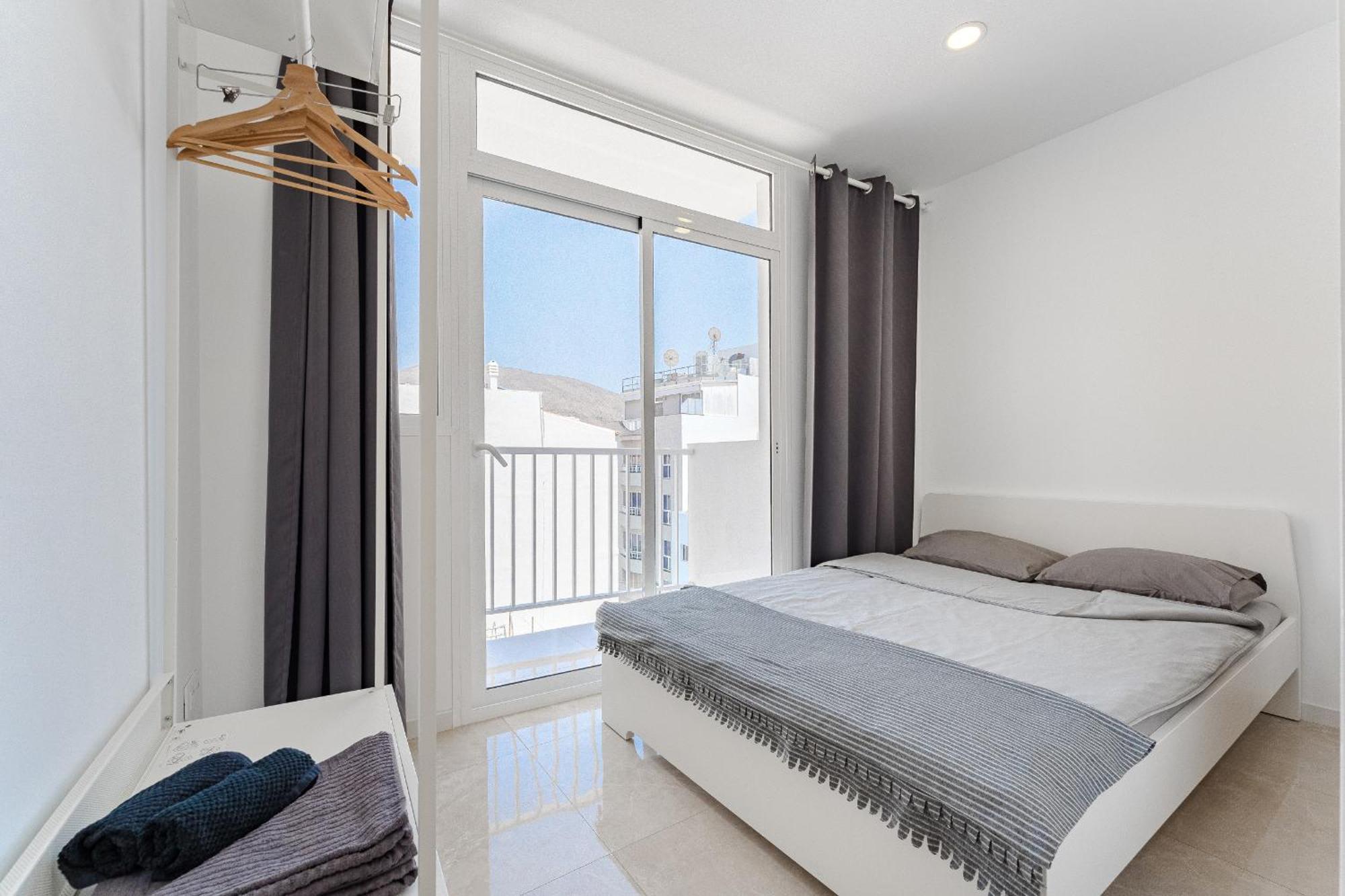 Few Steps From The Beach Hostel In Los Cristianos Arona  Exterior photo