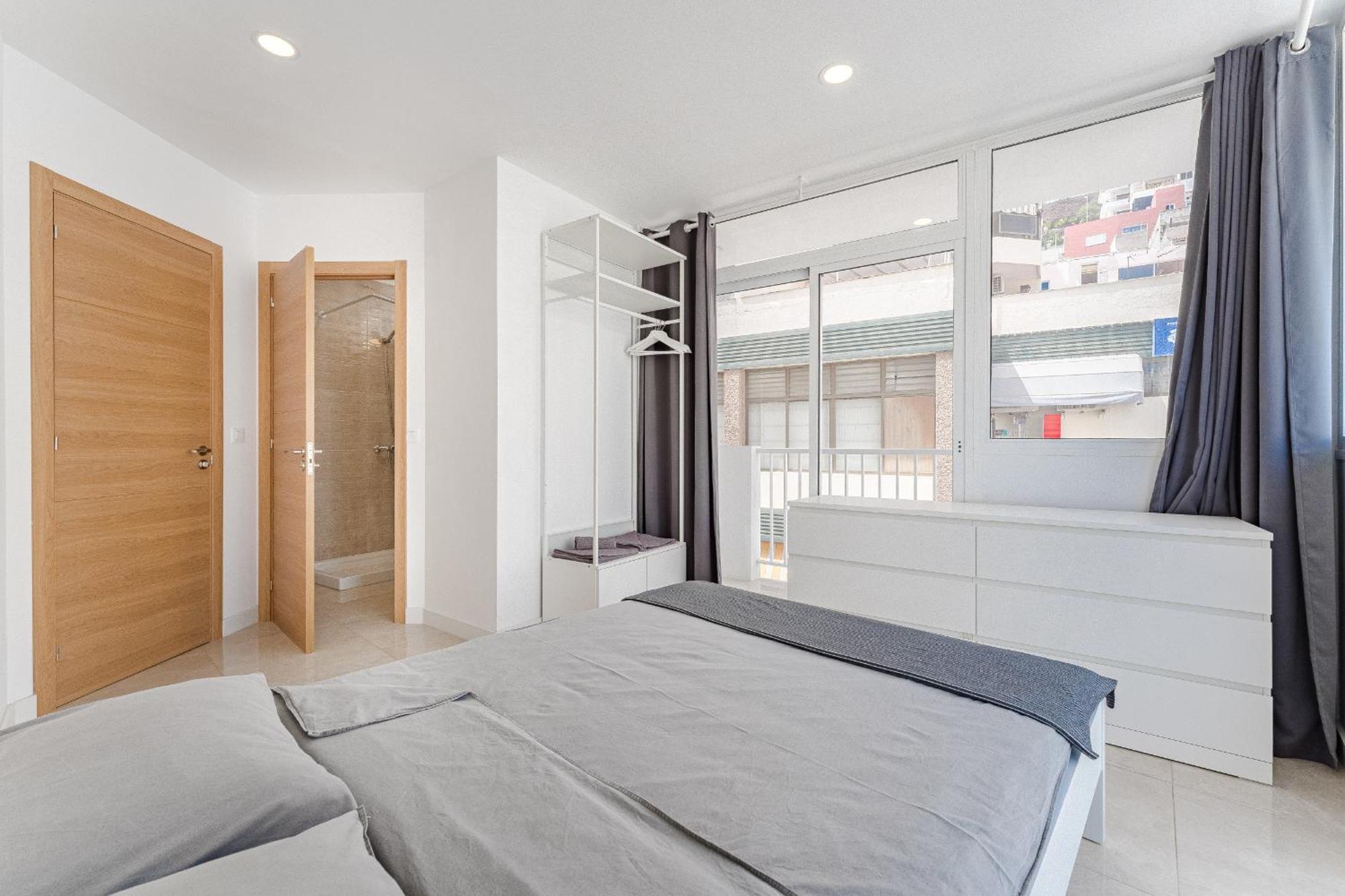 Few Steps From The Beach Hostel In Los Cristianos Arona  Exterior photo