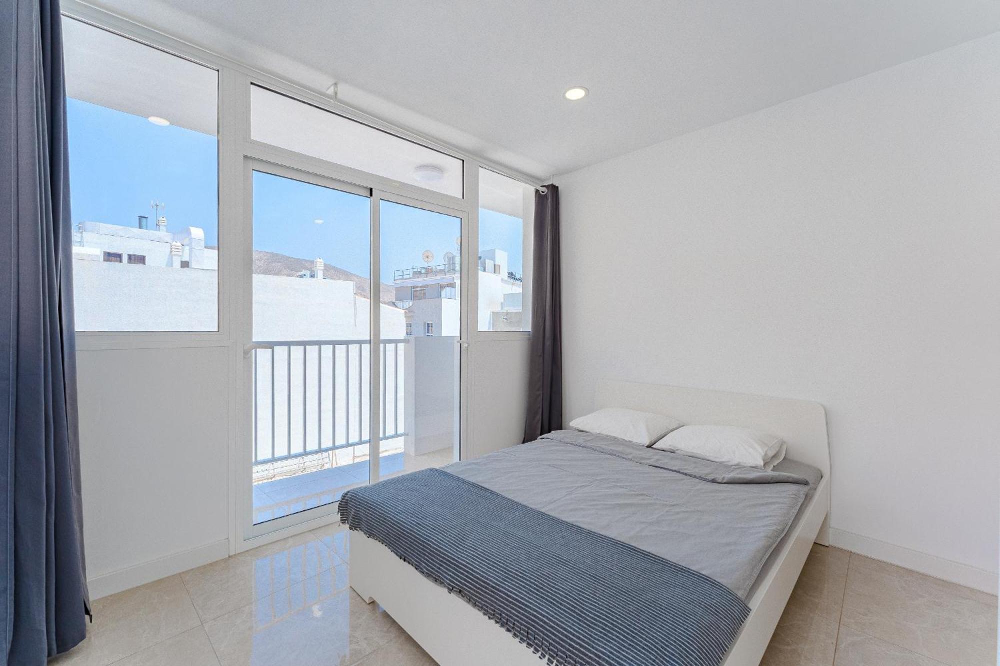 Few Steps From The Beach Hostel In Los Cristianos Arona  Exterior photo