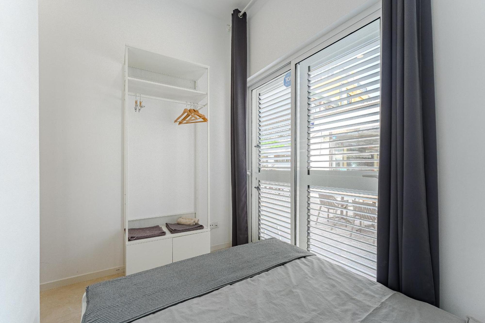 Few Steps From The Beach Hostel In Los Cristianos Arona  Exterior photo