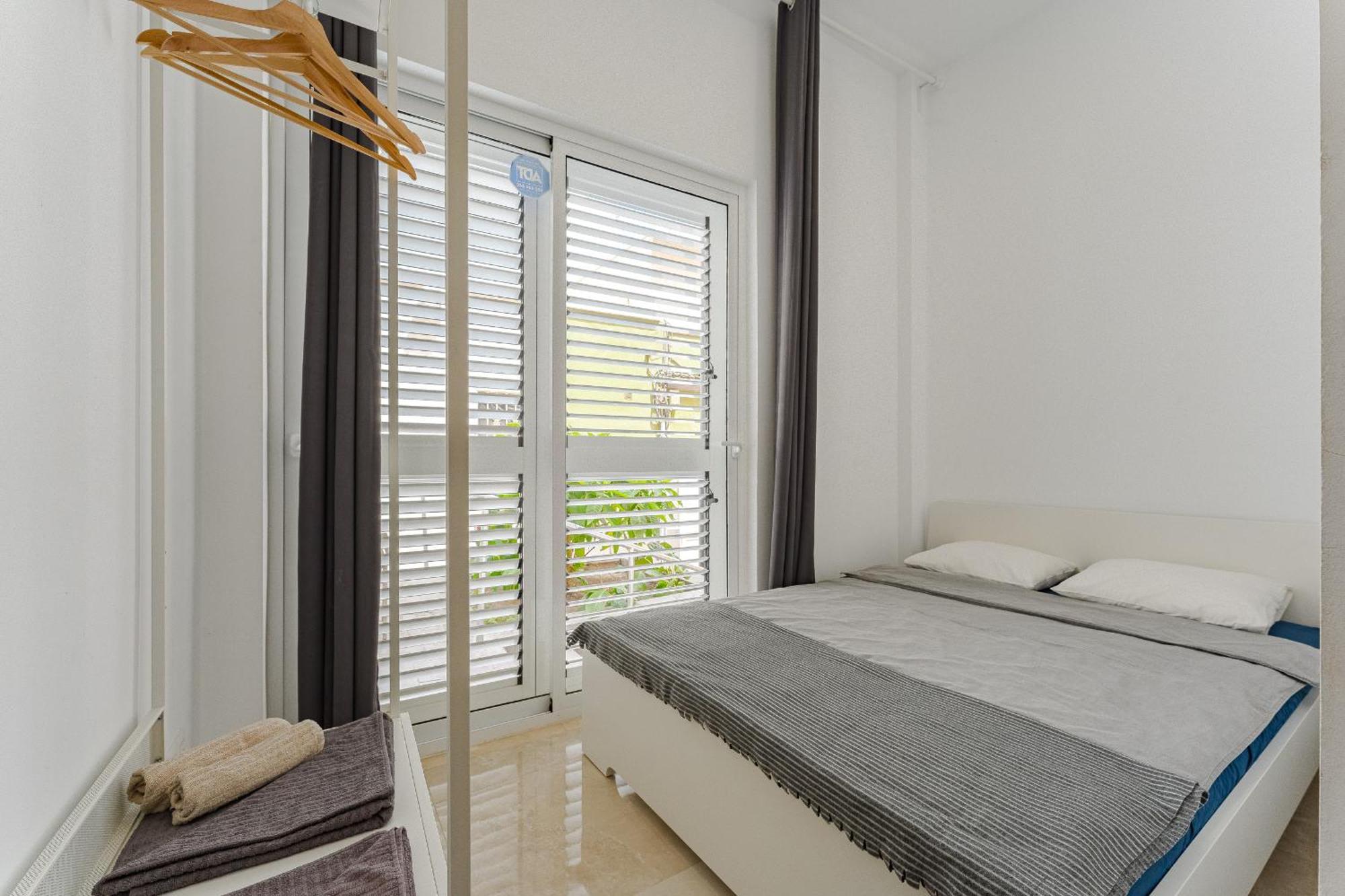 Few Steps From The Beach Hostel In Los Cristianos Arona  Exterior photo