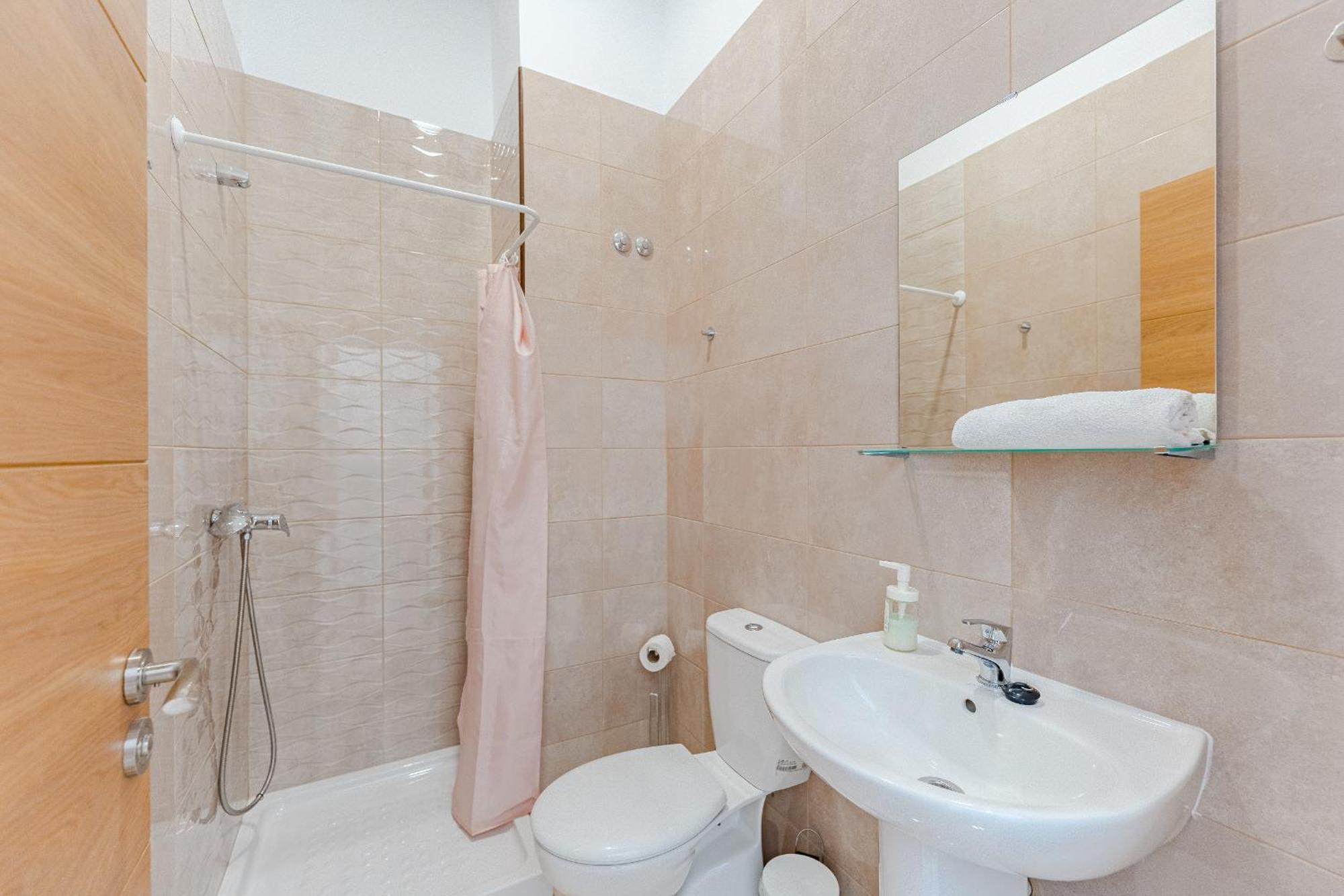 Few Steps From The Beach Hostel In Los Cristianos Arona  Exterior photo