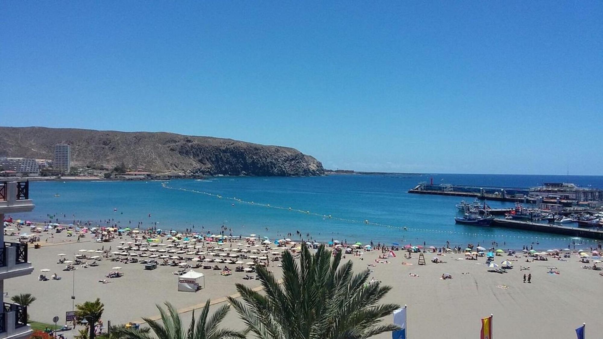 Few Steps From The Beach Hostel In Los Cristianos Arona  Exterior photo