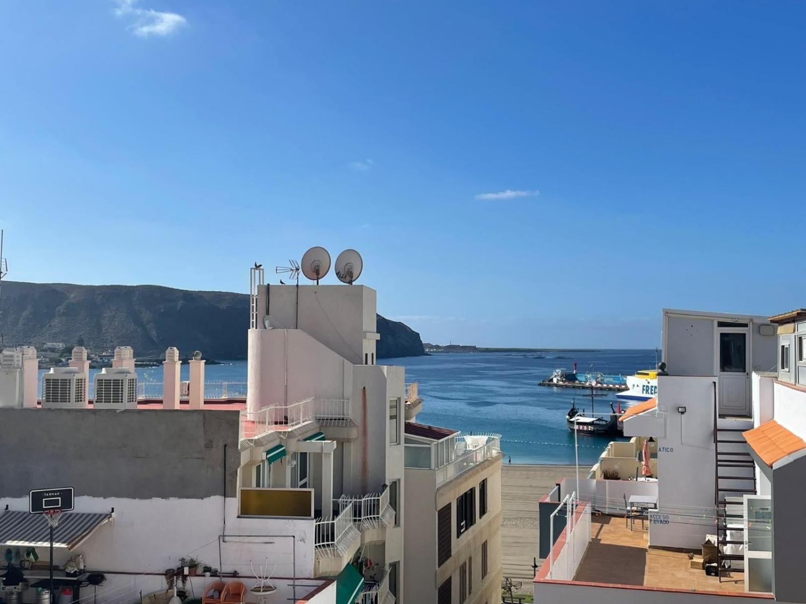 Few Steps From The Beach Hostel In Los Cristianos Arona  Exterior photo