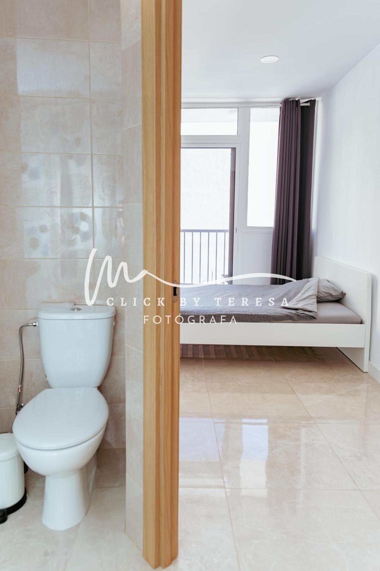 Few Steps From The Beach Hostel In Los Cristianos Arona  Exterior photo