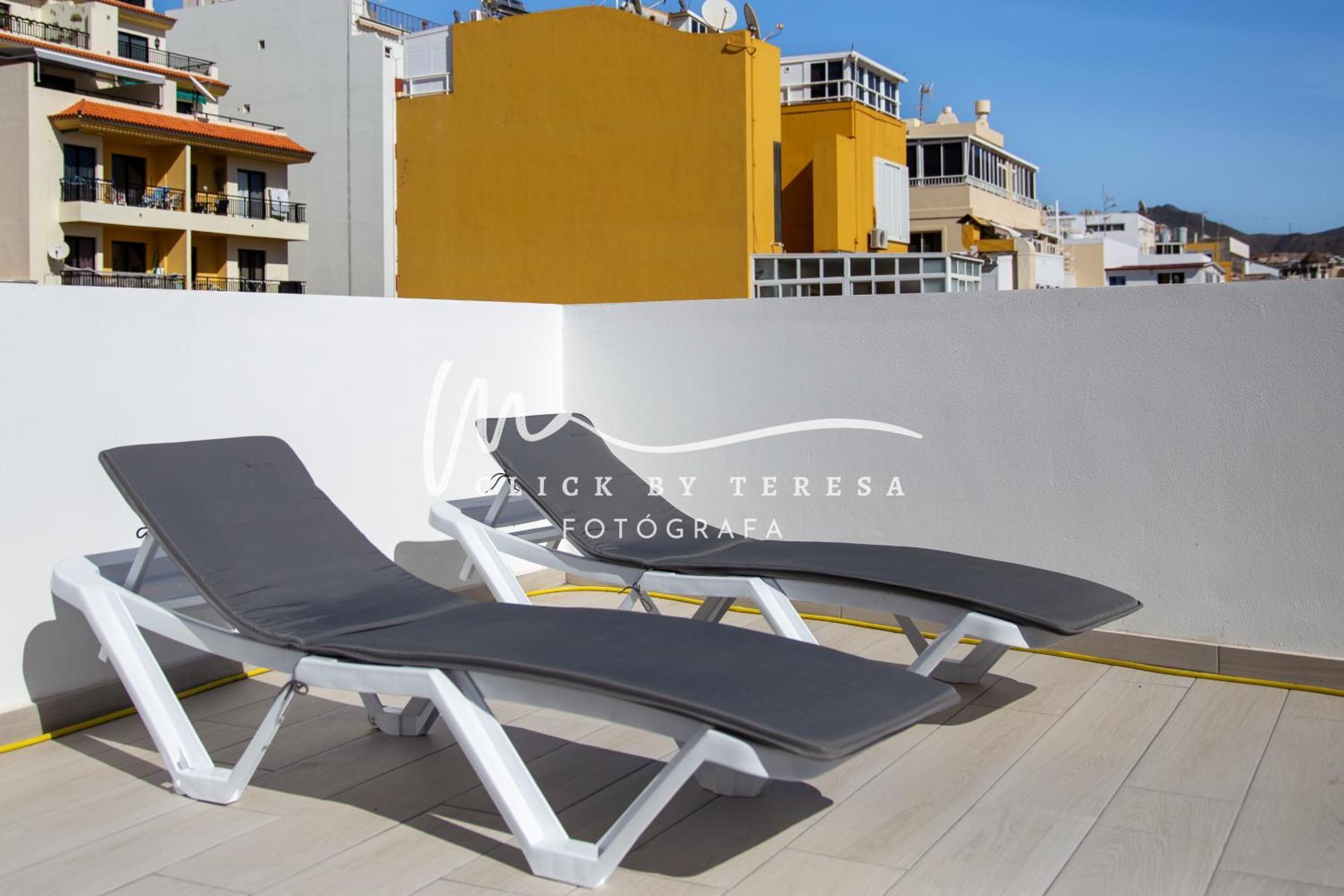 Few Steps From The Beach Hostel In Los Cristianos Arona  Exterior photo