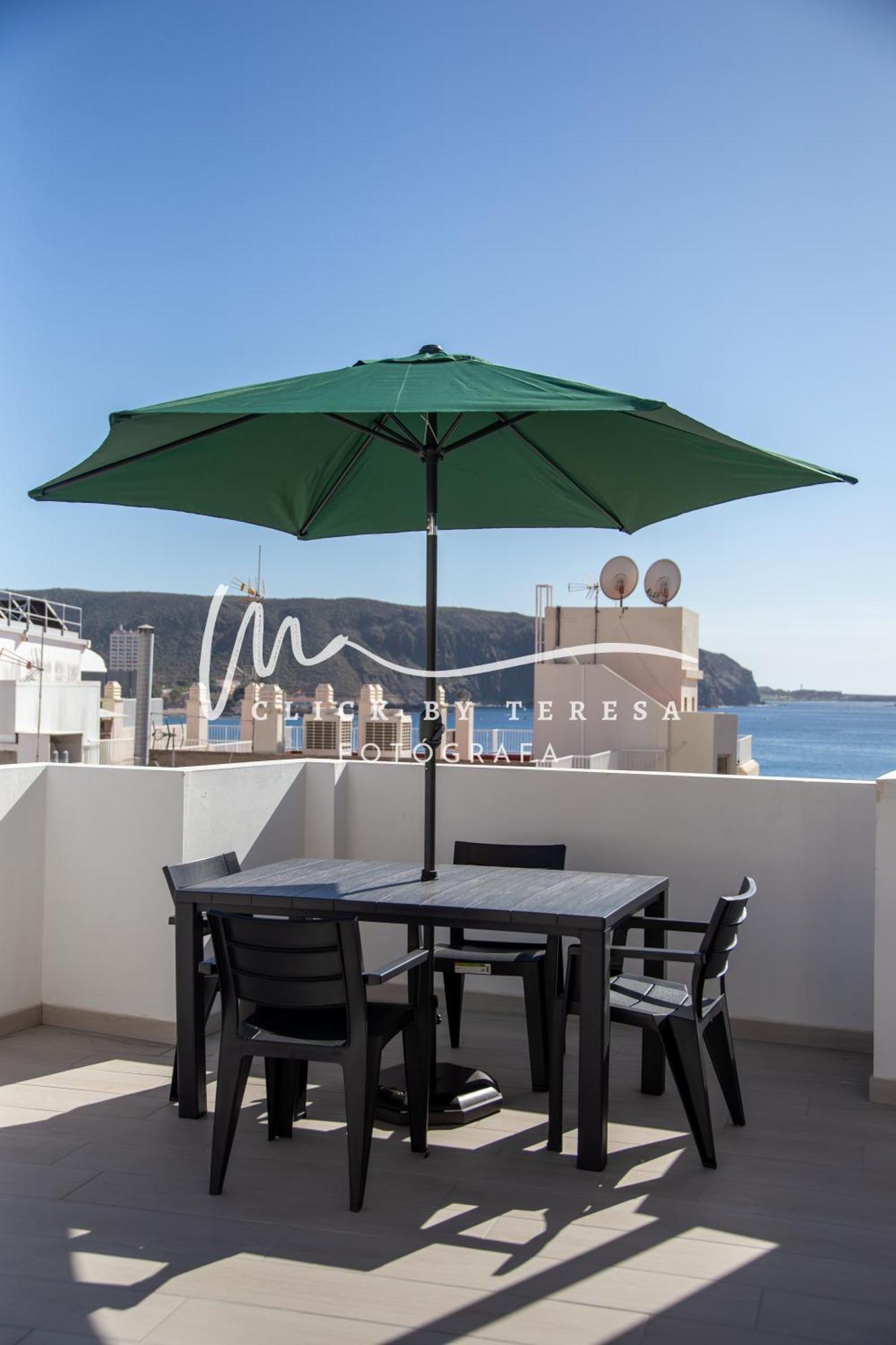 Few Steps From The Beach Hostel In Los Cristianos Arona  Exterior photo