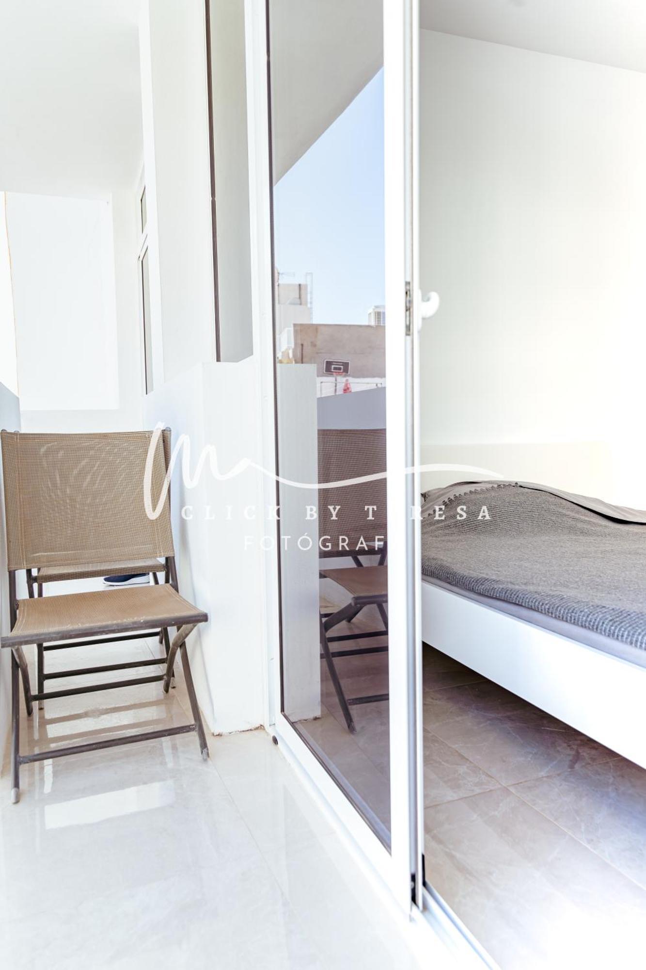 Few Steps From The Beach Hostel In Los Cristianos Arona  Exterior photo