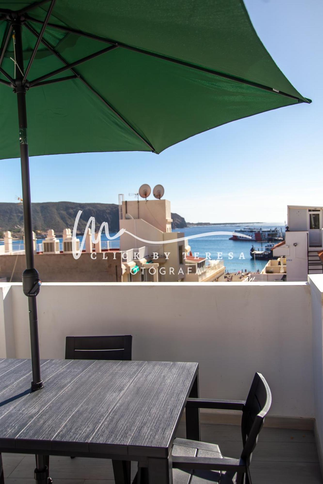Few Steps From The Beach Hostel In Los Cristianos Arona  Exterior photo